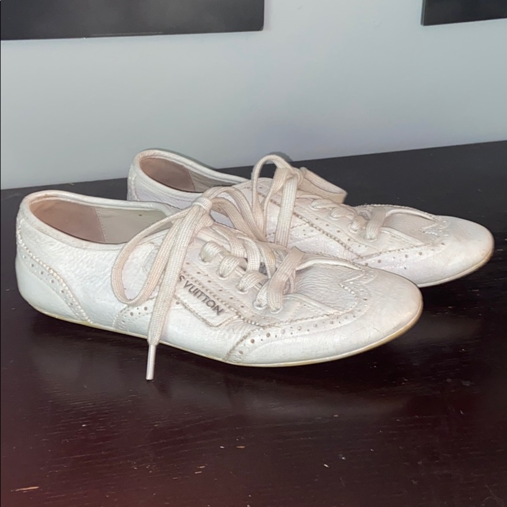 LOUIS VUITTON sneakers